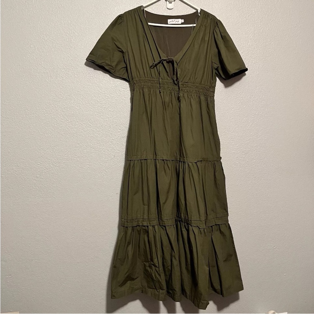 Petal + Pup Olive Green Short Sleeve Lined Tiered Maxi Dress Size Large
